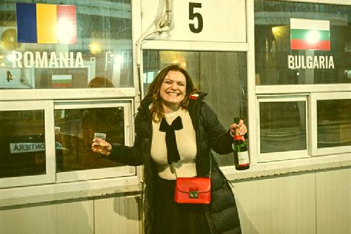 Ella, 36 — Escort in Ceplenita, Romania