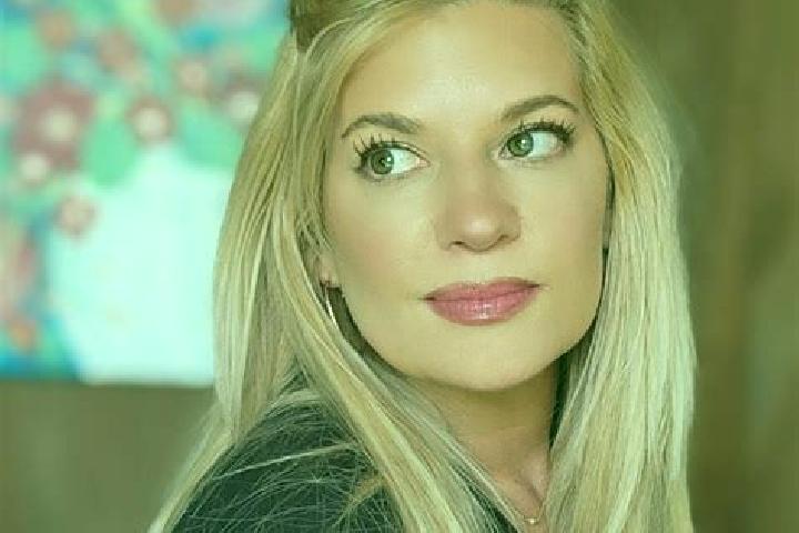 Ella, 36 — Escort in Elsa, United States