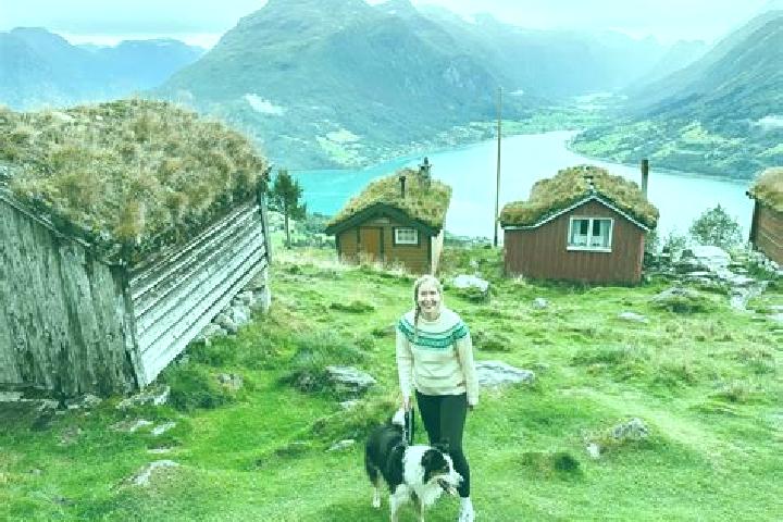 Ella, 36 — Escort in Fossby, Norway