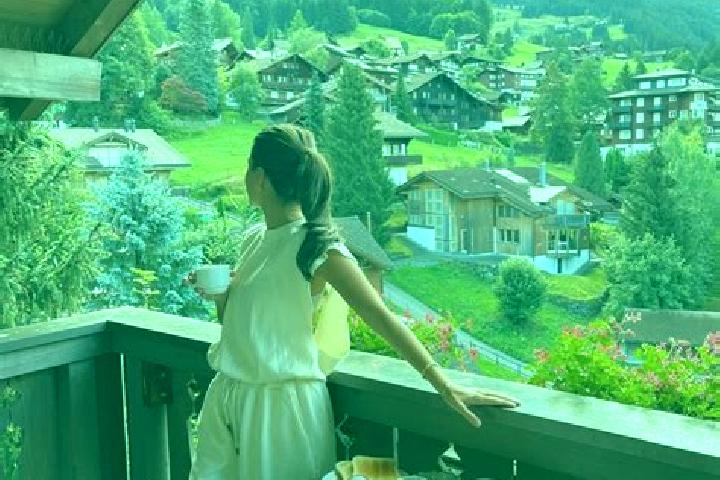 Ella, 36 — Escort in Klingnau, Switzerland
