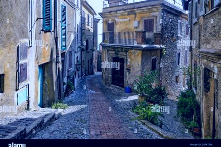 Ella, 36 — Escort in Morolo, Italy