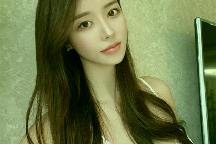 Ella, 36 — Escort in Muliang, China