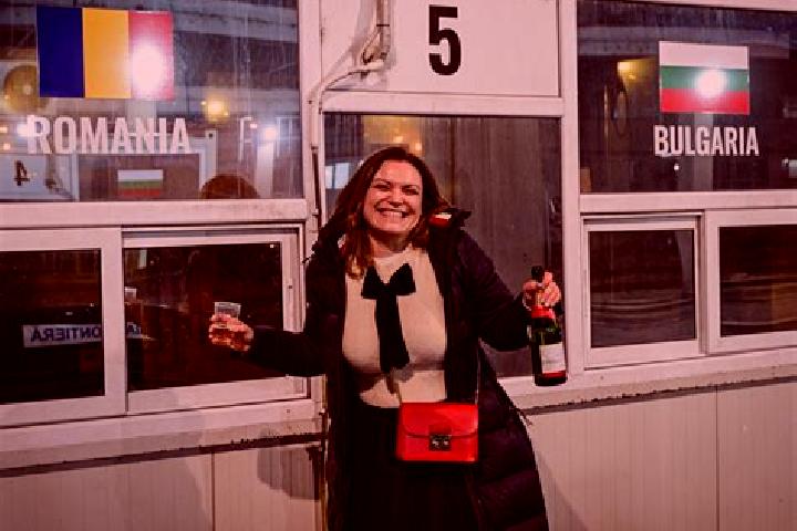 Ella, 36 — Escort in Otetelisu, Romania