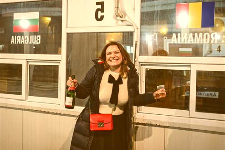 Ella, 36 — Escort in Prajesti, Romania