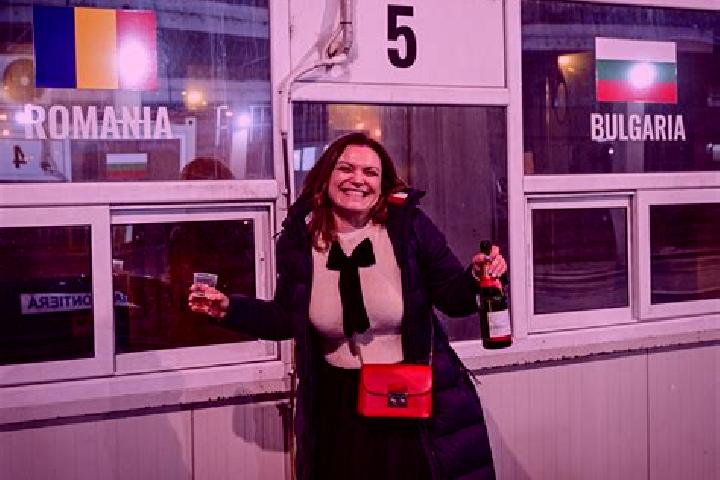 Ella, 36 — Escort in Varatec, Romania