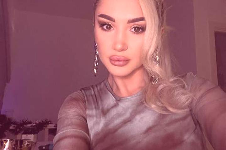 Ella, 37, a black grey-eyed european companion based in Rakamaz. Offering Dinner Date, Erotic Massage, GFE, Party Girl. Available for incall and outcall, day...