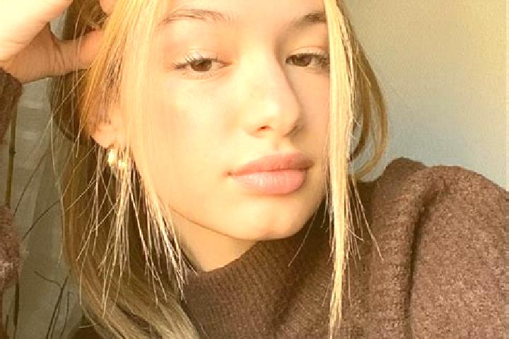 Ella, 37, a blonde brown-eyed asian companion based in Warren Park. Offering Deep French Kissing, 69, Fetish. Available for incall and outcall, overnight boo...
