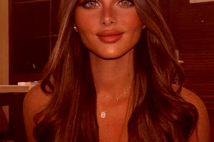 Ella, 37, a brunette dark-eyed slavic companion based in Cervera de la Canada. Offering Erotic Massage, Couples, GFE. Available for incall and outcall, day a...