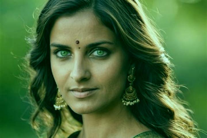 Ella, 37, a brunette green-eyed indian companion based in Khovis. Offering Deep French Kissing, Roleplay, Fetish, Striptease. Available for incall and outcal...