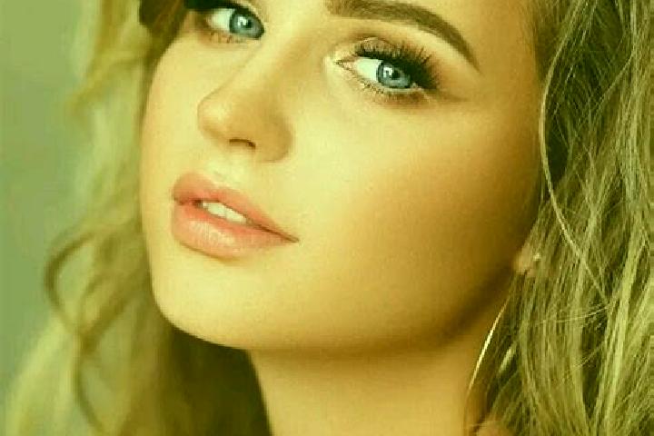 Ella, 37, a dark blonde blue-eyed mediterranean companion based in Guianle. Offering Striptease, Girlfriend Experience, Erotic Massage, Couples, Travel Compa...