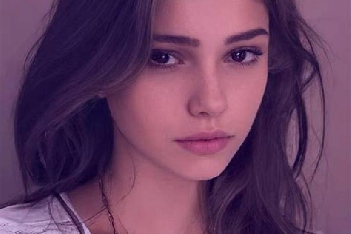 Ella, 37, a red grey-eyed slavic companion based in Goleniow. Offering Travel Companion, Dinner Date, Striptease, A-Level, Tantra. Available for incall and o...