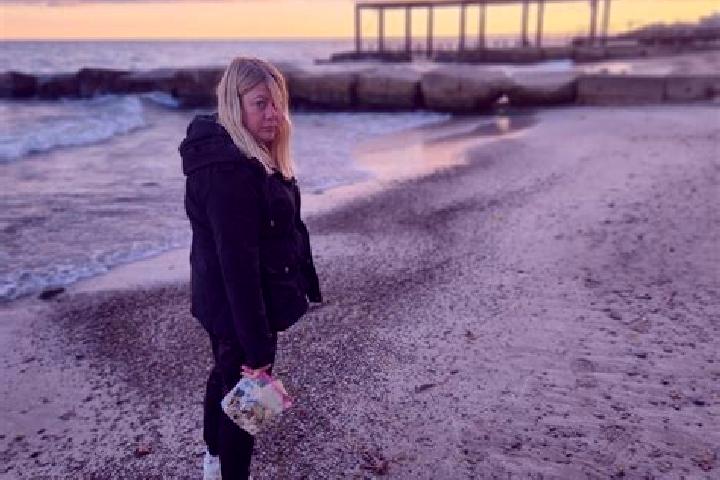 Ella, 37 — Escort in Erie, United States