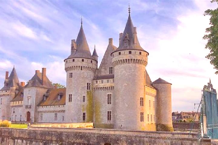 Ella, 37 — Escort in Gilly-sur-Loire, France