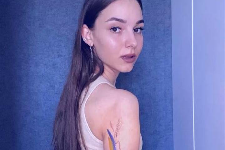 Ella, 37 — Escort in Novoborysivka, Ukraine