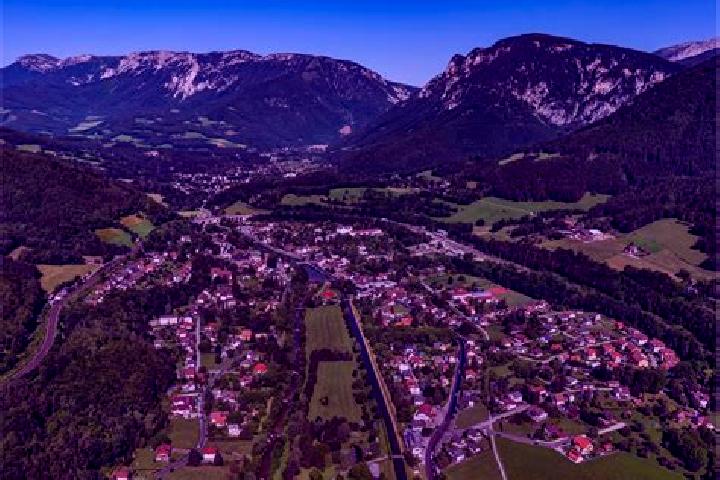 Ella, 37 — Escort in Schwarzau im Gebirge, Austria