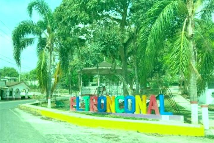 Ella, 37 — Escort in Tronconal, Mexico