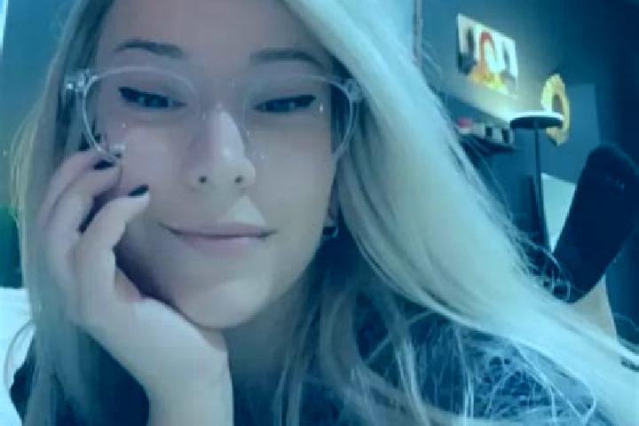 Ella, 38, a blonde dark-eyed asian companion based in Vailly-sur-Aisne. Offering Deep French Kissing, GFE. Available for incall and outcall, overnight bookin...