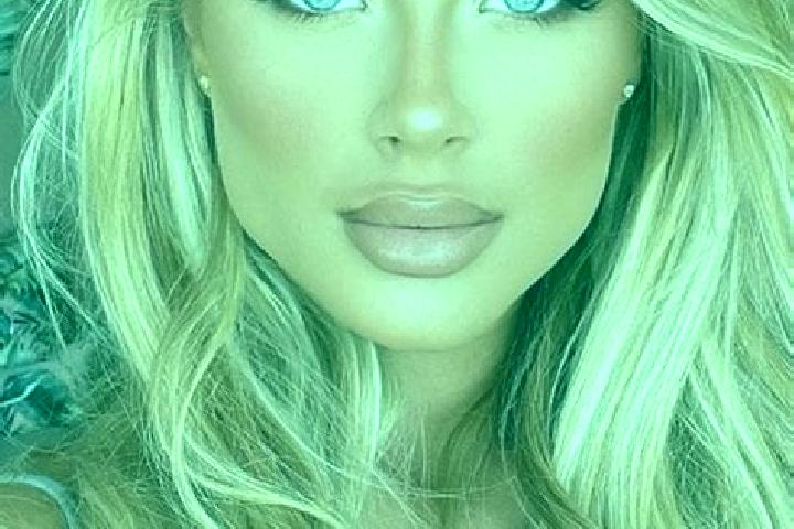 Ella, 38, a blonde hazel-eyed latina companion based in Varca. Offering Tantra, GFE, Massage. Available for incall and outcall, day and evening dates.
