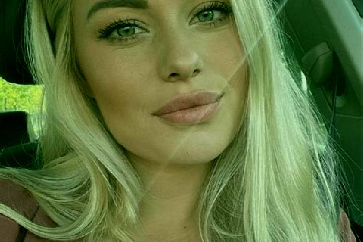 Ella, 38, a blonde hazel-eyed slavic companion based in Nebraska City. Offering Striptease, Erotic Massage, Overnight, Deep French Kissing. Available for inc...