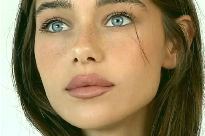 Ella, 38, a brunette blue-eyed mediterranean companion based in El Amatal. Offering Dinner Date, GFE, Duos, Domination, Deep French Kissing. Available for in...