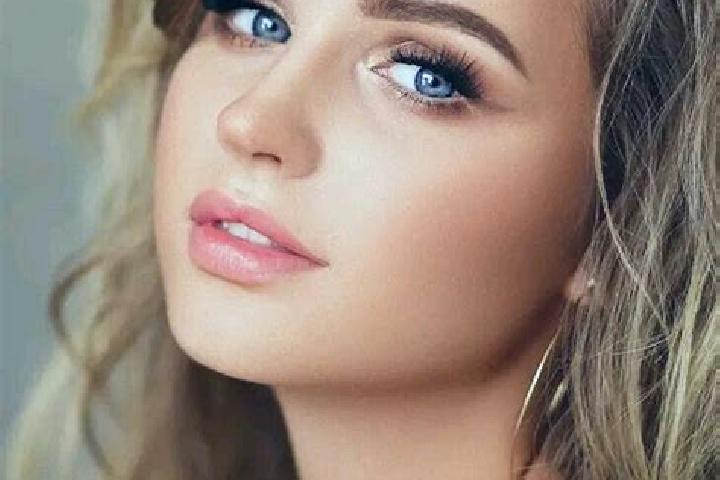 Ella, 38, a dark blonde blue-eyed caribbean companion based in Chovar. Offering OWO, A-Level, Prostate Massage, Massage. Available for incall and outcall, ov...