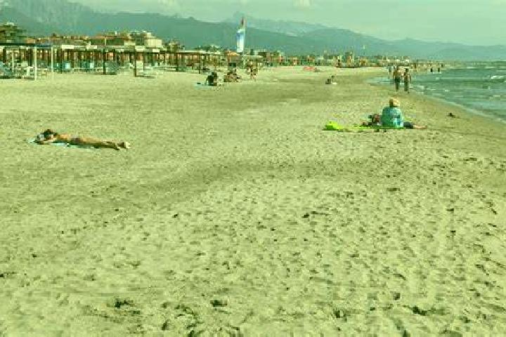 Ella, 38 — Escort in Corsanico-Bargecchia, Italy