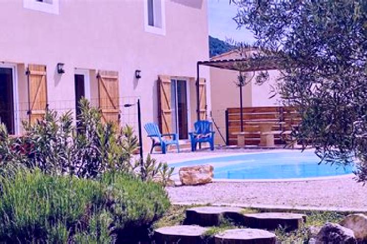 Ella, 38 — Escort in Cuges-les-Pins, France