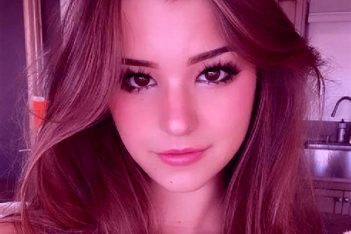 Ella, 38 — Escort in Loma Chilar, Mexico