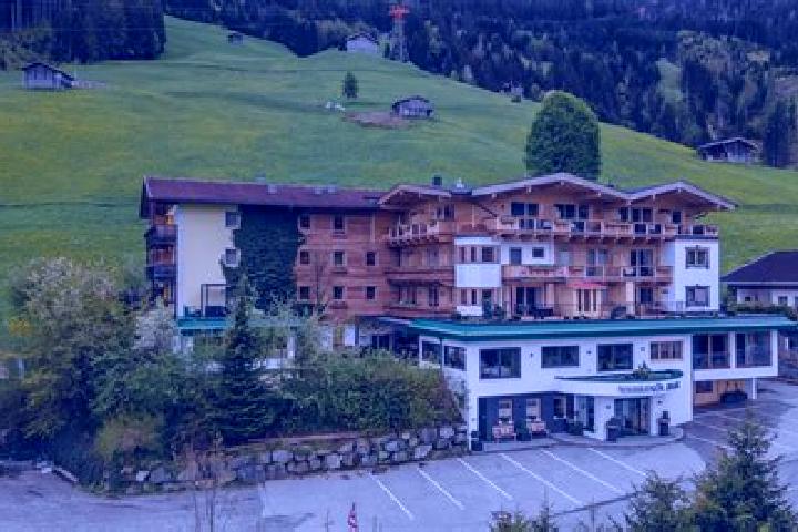 Ella, 38 — Escort in Untertauern, Austria