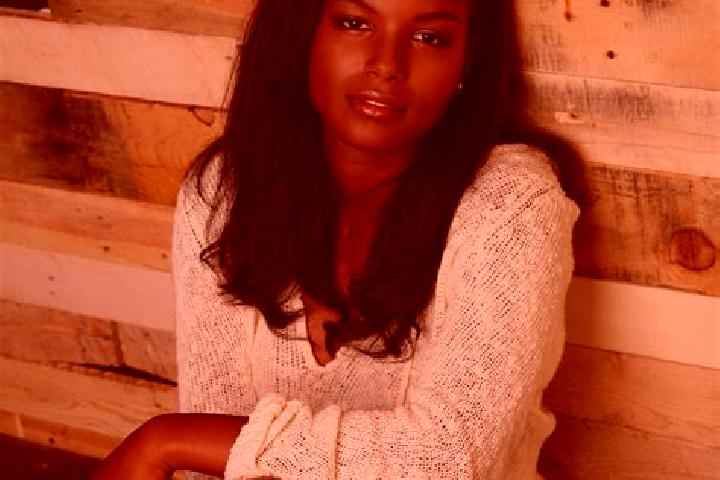 Ella, 39, a black dark-eyed ebony companion based in Starowa Gora. Offering Overnight, Party Girl. Available for incall and outcall, overnight bookings avail...