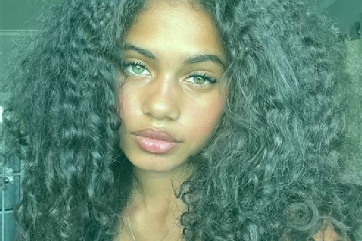 Ella, 39, a black grey-eyed ebony companion based in Yerbas Buenas. Offering Party Girl, GFE, Striptease. Available for incall and outcall, overnight booking...