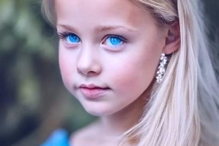 Ella, 39, a blonde blue-eyed caucasian companion based in Sanegourifla. Offering CIM, Duos, Girlfriend Experience. Available for incall and outcall, overnigh...