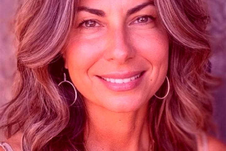 Ella, 39, a brunette grey-eyed latina companion based in Thembisa. Offering Girlfriend Experience, Prostate Massage, Couples. Available for incall and outcal...