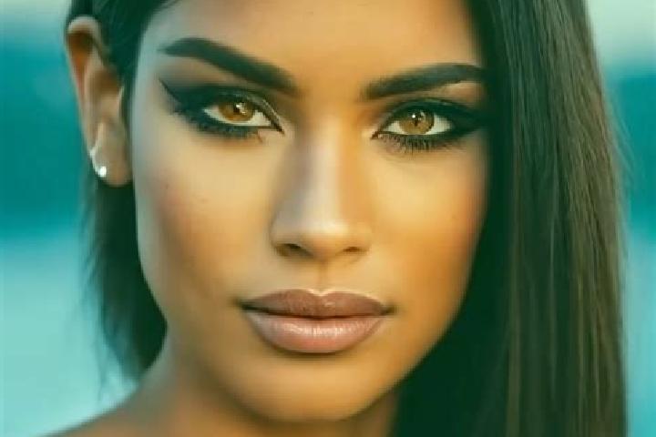 Ella, 39, a dark blonde amber-eyed latina companion based in GJuc Trong. Offering Roleplay, Girlfriend Experience, A-Level, Domination. Available for incall ...