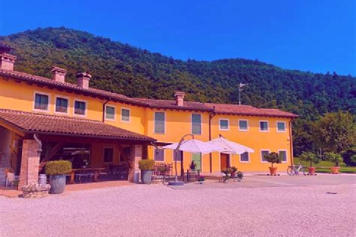 Ella, 39 — Escort in Casasco Intelvi, Italy
