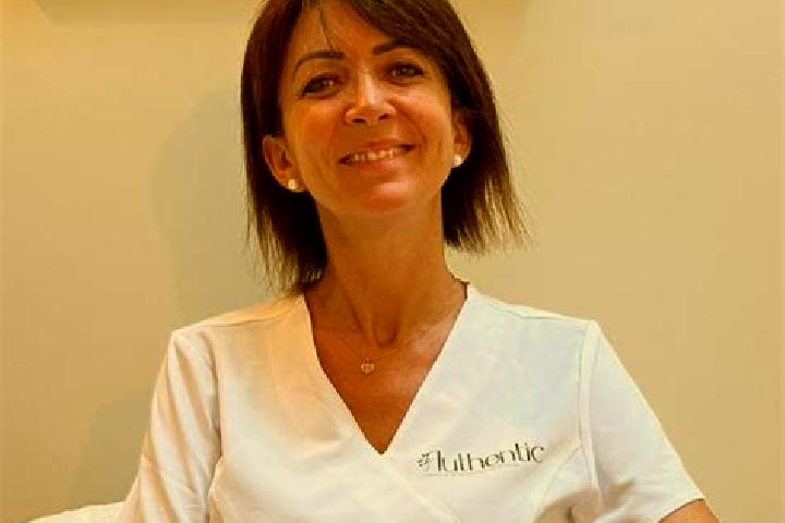 Ella, 39 — Escort in Cournon, France