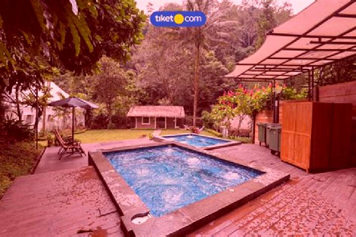 Ella, 39 — Escort in Maribaya, Indonesia