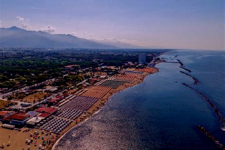 Ella, 39 — Escort in Marina di Massa, Italy