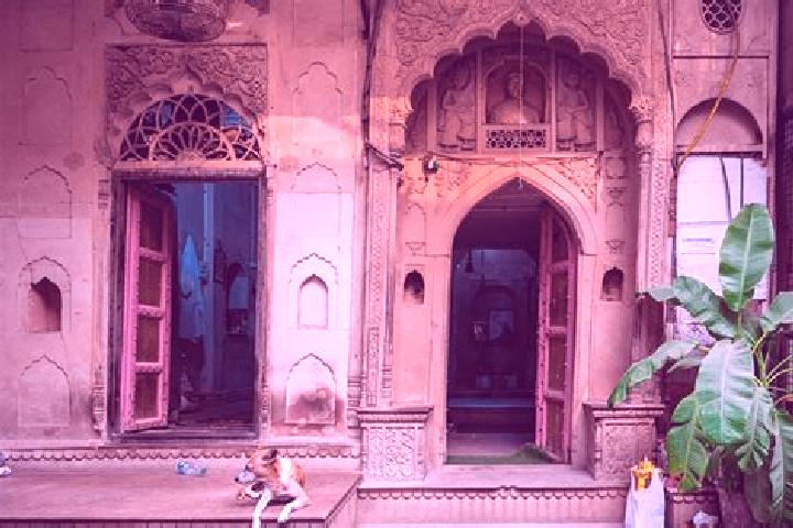 Ella, 39 — Escort in Sadri, India