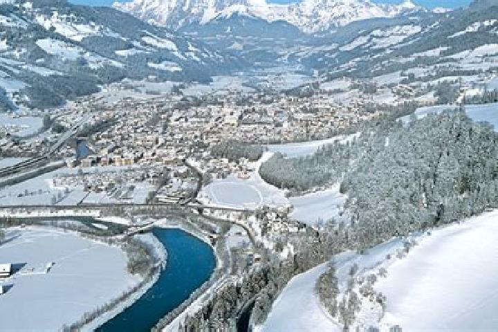 Ella, 39 — Escort in Sankt Johann im Pongau, Austria