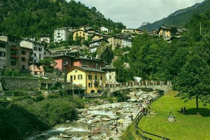 Ella, 39 — Escort in Valgreghentino, Italy