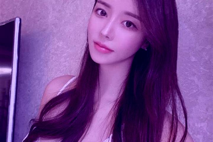 Ella, 39 — Escort in Wenwusha, China