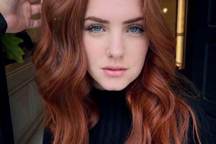 Ellie, 20, a auburn blue-eyed slavic companion based in Tulcea. Offering Domination, CIM, Tantra. Available for incall and outcall, day and evening dates.