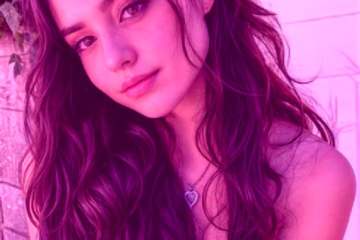 Ellie, 20, a auburn hazel-eyed slavic companion based in Estacao. Offering OWO, Party Girl, Massage, Erotic Massage. Available for incall and outcall, day an...