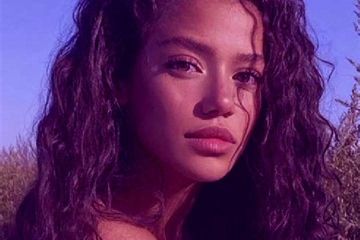 Ellie, 20, a black blue-eyed latina companion based in Zhigansk. Offering BDSM, Deep French Kissing, Girlfriend Experience, Couples. Available for incall and...