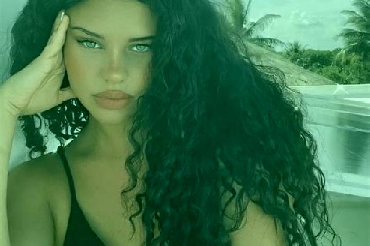 Ellie, 20, a black grey-eyed latina companion based in Dharmabad. Offering Massage, OWO, GFE, Duos, Couples. Available for incall and outcall, day and evenin...