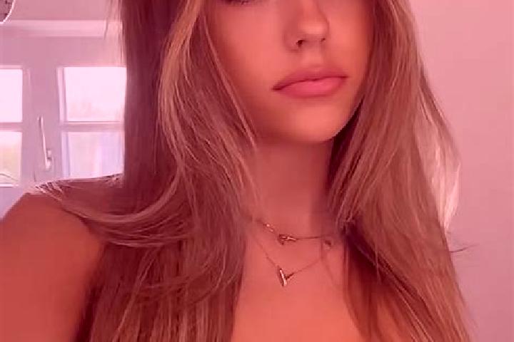 Ellie, 20, a dark blonde brown-eyed indian companion based in Bac Yen. Offering Prostate Massage, Striptease, Duos, Dinner Date. Available for incall and out...
