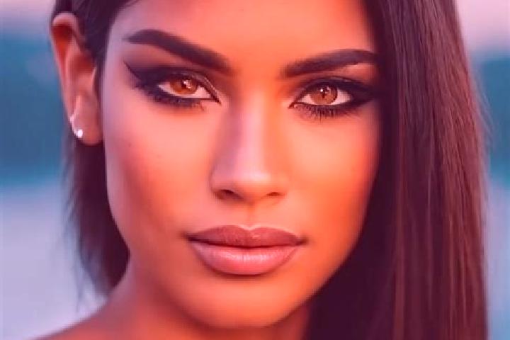 Ellie, 20, a red green-eyed latina companion based in Devoto. Offering Deep French Kissing, Roleplay, Couples, OWO. Available for incall and outcall, day and...
