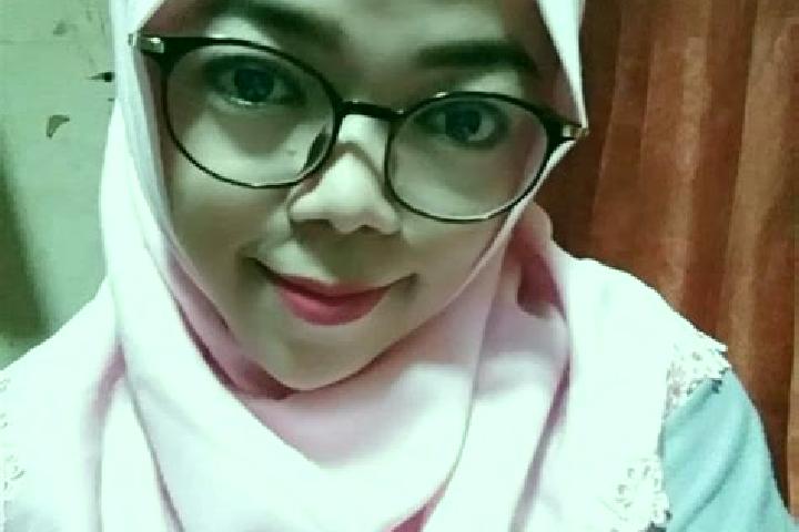 Ellie, 20 — Escort in Cikalong, Indonesia