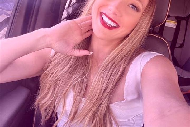 Ellie, 20 — Escort in Colorado, Mexico